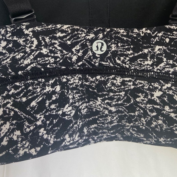 Lululemon | BOTH WAYS BRA POWER LUXTREME | black & grey | Size 2 - Picture 6 of 6